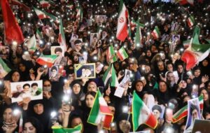 اجتماع عظیم یاسوجی‌ها در شب ششم شهادت امام امت +تصاویر