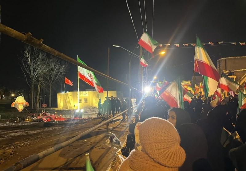 اجتماع مردم زنجان در محل اصابت موشک آمریکایی‌ ـ‌ صهیونیستی در آزادگان