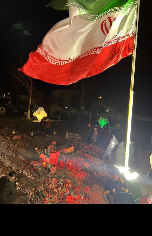 اجتماع مردم زنجان در محل اصابت موشک آمریکایی‌ ـ‌ صهیونیستی در آزادگان