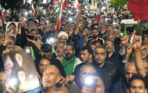 ادامه تجمع شبانه بوشهری‌ها در حمایت از نیروهای مسلح