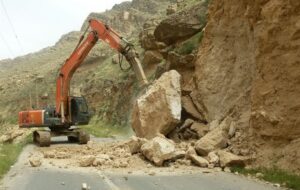 انجام 502 عملیات ریزش‌برداری پس از بارش‌ها در جاده‌های استان ایلام