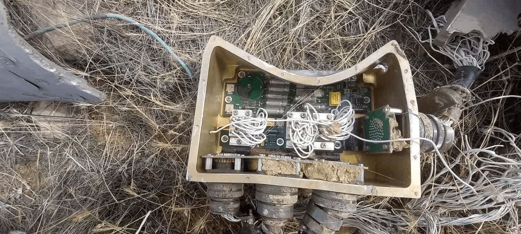 انهدام پهپاد شناسایی اربیتر ـ 5 اسرائیلی در همدان + تصاویر انهدام پهپاد شناسایی اربیتر ـ 5 اسرائیلی در همدان + تصاویر