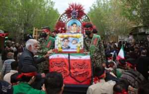 بدرقه آخرین بازمانده خانواده شهید دهقان تا بهشت رضوان+ تصاویر