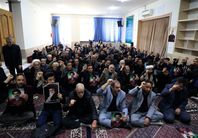 بیعت اصناف بیرجند با رهبر معظم انقلاب؛ بازار پشتیبان ولایت است بازار , اخبار بیرجند , ولایت فقیه , آیت الله سید مجتبی خامنهای ,