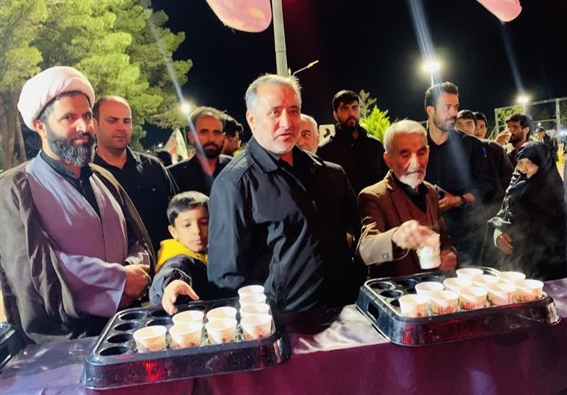 تجمع مردم خراسان جنوبی درچهارمین شب سال 1405 در 12 نقطه میادین شهر+عکس اخبار استان خراسان جنوبی , رهبر انقلاب ,