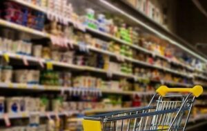 تشدید نظارت بر بازار کردستان/تأمین پایدار کالاهای اساسی