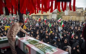 تشییع 5 شهید جنگ رمضان در سالروز ضربت خوردن امام علی (ع)