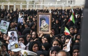 تشییع باشکوه  سربازشهید جنگ رمضان؛ اشک و افتخار در مهدیشهر