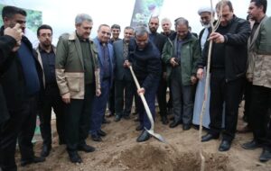 حضور استاندار خراسان رضوی و خبرنگاران در پویش ملی درختکاری «سرو ایران»