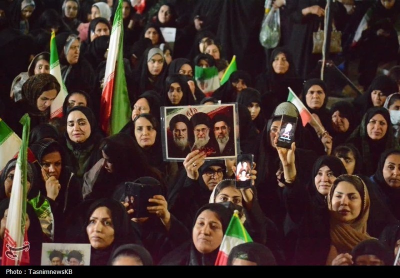 حضور پرشور مردم کهگیلویه در دفاع از انقلاب + تصاویر اخبار کهگیلویه , شهید امام خامنه ای (ره) ,