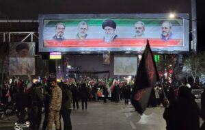 دوازدهمین شب حماسه در مشهد/روایتی از اجتماع مردمی و بیعت با رهبری