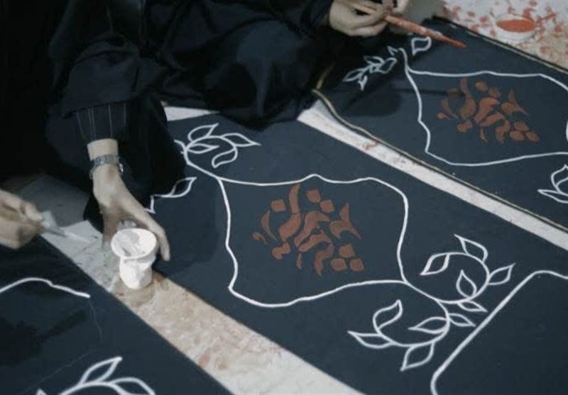 دوخت 8 هزار پرچم در خراسان جنوبی برای یاد رهبر شهید+ تصویر رهبر انقلاب , شهید , اخبار استان خراسان جنوبی ,