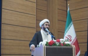 روحانیت روحیه ایستادگی و امید را در مردم تقویت کند