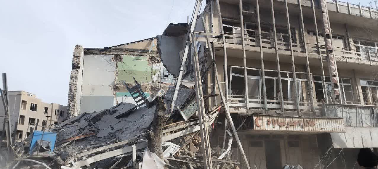 ساختمان هلال‌احمر مهاباد در حمله آمریکایی ـ صهیونی تخریب شد