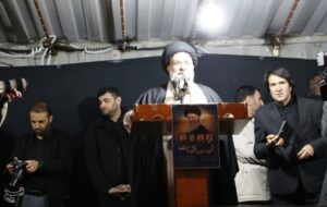 سکوت در برابر دشمن، فرصتی برای ضربه زدن است