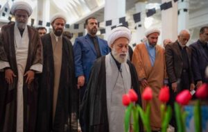 شکوه بندگی در نماز عید سعید فطر حرم مطهر شاهچراغ (ع) + تصاویر