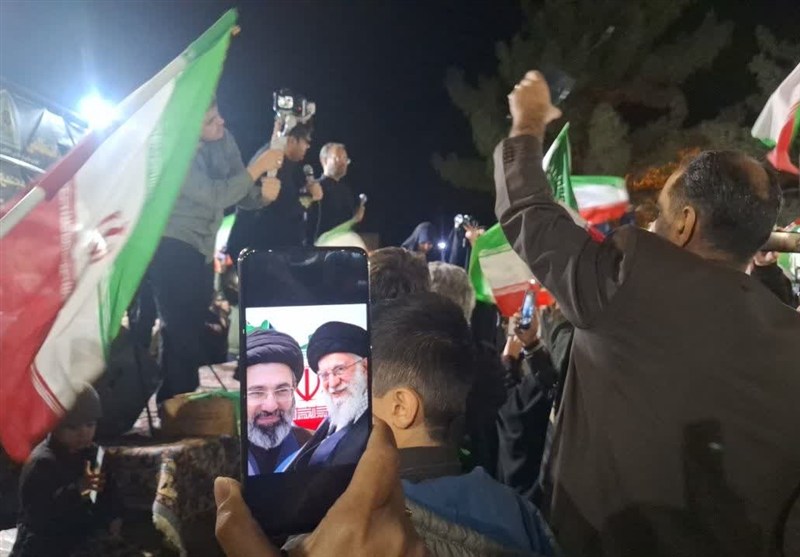 طنین «ایران ایران» در بیرجند / تجدید بیعت مردم با رهبر انقلاب+ عکس اخبار استان خراسان جنوبی , رهبر انقلاب , شهید ,