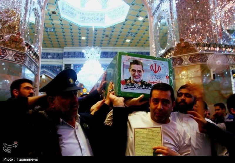 طواف پیکر سردار شهید نائینی بر گرد ضریح حضرت معصومه(س) حضرت معصومه (س) , علی محمد نائینی , اخبار قم ,