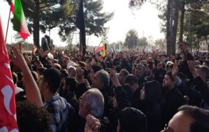 علمای شیعه و سنی در خط مقدم مبارزه  با استکبار هستند