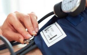 غربالگری سلامت 2436 نفر در روزهای جنگی کردستان