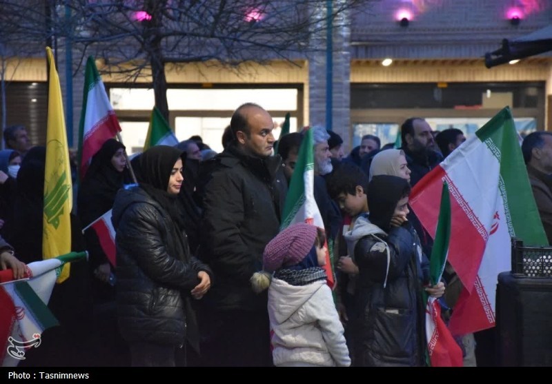 مراسم وداع با رمضان و تحویل سال در صحن غدیر سبزهمیدان زنجان برگزار شد مراسم وداع با رمضان و تحویل سال در صحن غدیر سبزهمیدان زنجان برگزار شد