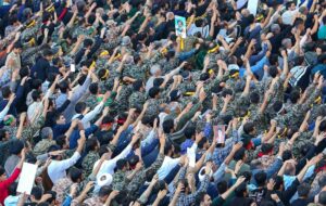 مردم ایران صحنه دفاع از ایران را خالی نگذاشته‌اند