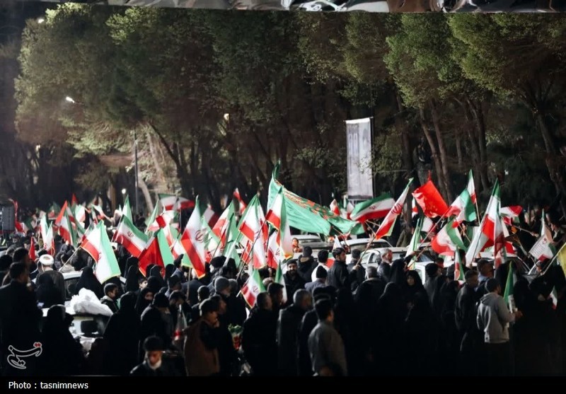 مردم شاهینشهر چهارشنبهسوری متفاوتی را رقم زدند+عکس مردم شاهینشهر چهارشنبهسوری متفاوتی را رقم زدند+عکس