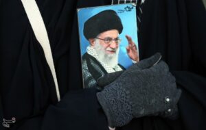 ملت ایران داغ سنگین شهادت رهبر خود را نخواهد پذیرفت