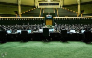 موضع مجلس در برابر دشمن «نه سازش، نه تسلیم» است