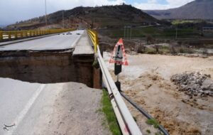 نجات 5 سرنشین خودرو از آبنمای بستک