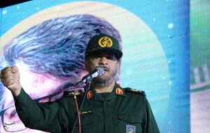 نفس دشمن در میدان نبرد بریده شد/حضور مردم در میدان قوت قلب رزمنده‌هاست