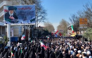 نمایش اقتدار ملی در قلب شهر رشت با تشییع حماسی چهار شهید