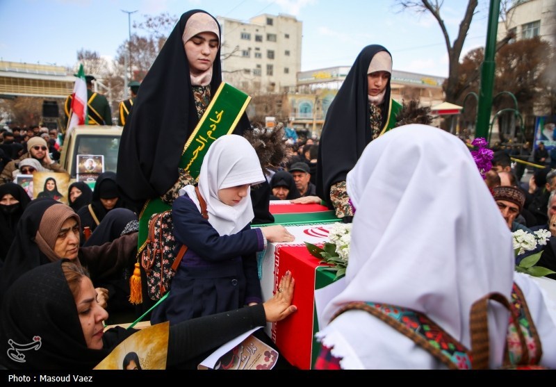 وداع اشکبار تبریز با سه «شهید رمضان»؛ لالهها به آغوش خاک بازگشتند+عکس جنگ , شهید , شهادت , اخبار استان آذربایجان شرقی , آذربایجان شرقی ,