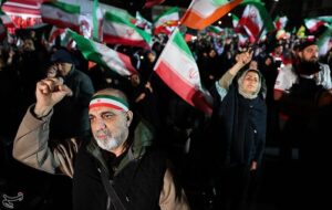 وداع باشکوه مردم دیار علویان با شهدای ناوشکن دنا