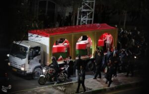 وداع  جانانه مردم خراسان جنوبی با 3  شهید حمله آمریکایی-صهیونیی + عکس