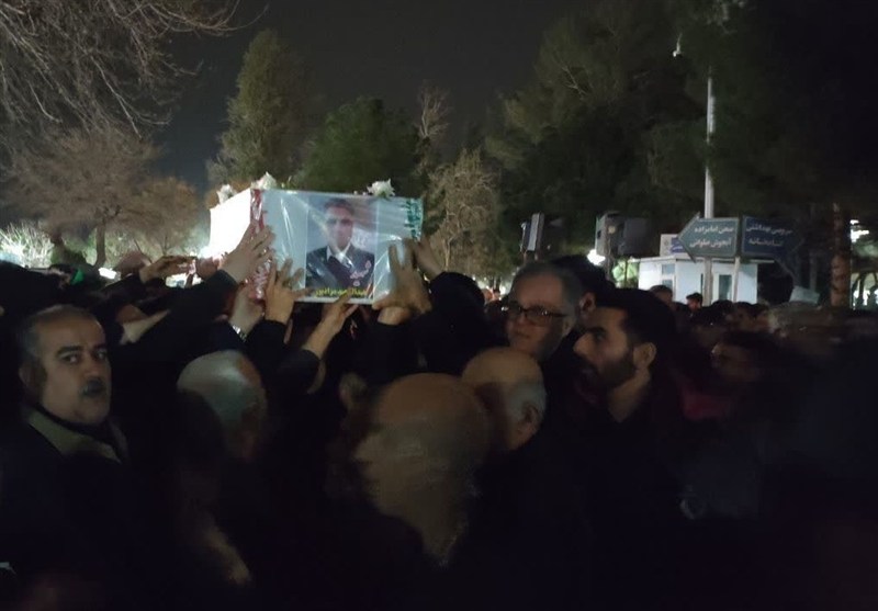 وداع مردم کاشمر با شهید اقتدار مجید مرادپور اخبار کاشمر , خراسان رضوی , اخبار استان خراسان رضوی , شهادت , جنگ آمریکا و رژیم صهیونیستی علیه ایران , نیروی پدافند | نیروی پدافند هوایی ارتش| نیروی پدافند هوایی ,