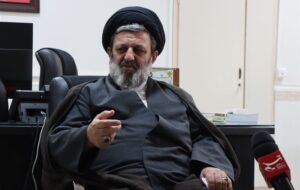 ولایت یک مسئله‌ کاملا الهی است/راه امام شهیدمان را ادامه می‌دهیم