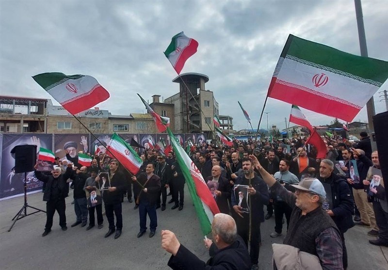 پرچم کار در کنارِ پرچم ولایت؛ کارگران رشت عهدی دوباره با رهبری بستند