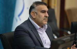 پیکر شهید 7 ساله از زیر آوار بیرون آمد