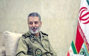 پیکر شهید سپهبد موسوی در حرم حضرت معصومه(س) به خاک سپرده می‌شود