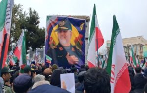 پیکر فرمانده شهید سپاه در حلقه راهپیمایان اراکی