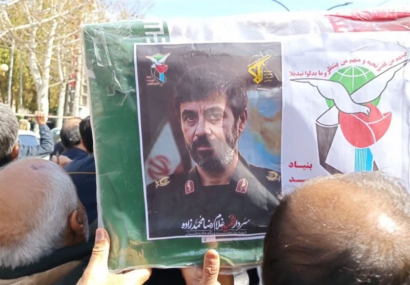 پیکر مطهر شهید جنگ رمضان در کاشمر تشییع شد اخبار کاشمر , خراسان رضوی , اخبار استان خراسان رضوی , شهدای خدمت , شهادت , جنگ آمریکا و رژیم صهیونیستی علیه ایران , سپاه پاسداران انقلاب اسلامی ,