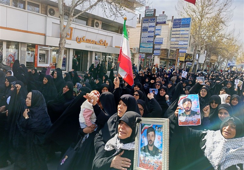 پیکر مطهر شهید جنگ رمضان در کاشمر تشییع شد اخبار کاشمر , خراسان رضوی , اخبار استان خراسان رضوی , شهدای خدمت , شهادت , جنگ آمریکا و رژیم صهیونیستی علیه ایران , سپاه پاسداران انقلاب اسلامی ,