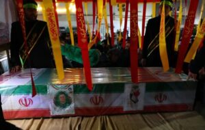 پیکر مطهر شهید سجاد نادری بر دستان مردم قدرشناس شهرکرد تشییع شد