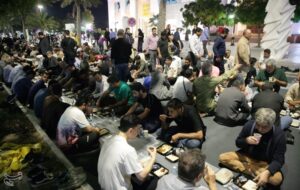 گردهمایی بزرگ مؤمنانه در شب پایانی ماه مهمانی خدا