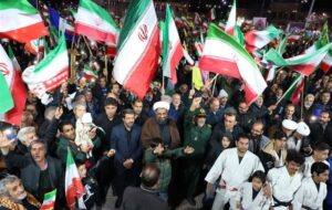 اجتماع حماسی ورزشکاران و جوانان همدانی در میدان امام(ره)+تصویر