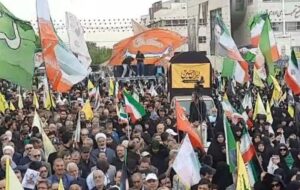 اجتماع صادقیون در میدان شهدای مشهد؛ تشییع پیکر 2 شهید