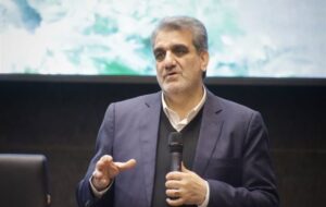 از آزادراه تا نیروگاه خورشیدی؛ روایت استاندار از طرح‌های سمنان