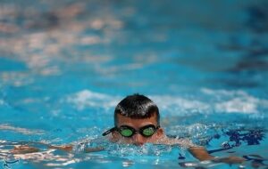 استخر 50 متری استاندارد؛ حلقه مفقوده ورزش‌های آبی در همدان