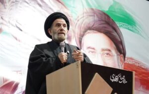 امام جمعه خرم‌آباد: به نوشته‌ها و وعده‌های غربی‌ها اعتمادی نداریم